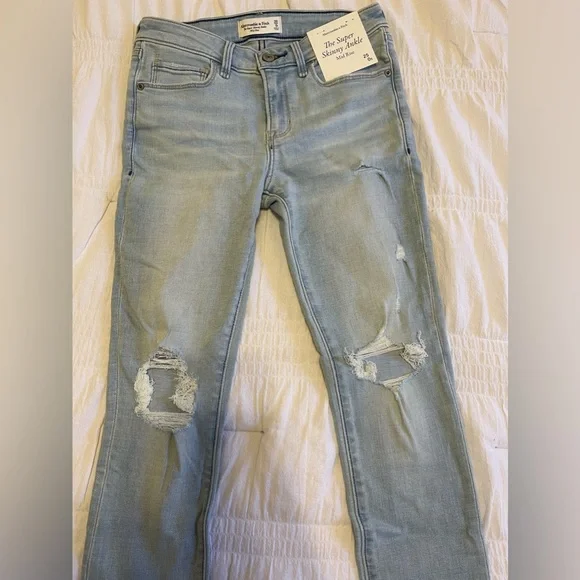 Abercrombie mid ride skinny jeans size 0short. NWT! - Picture 3 of 3